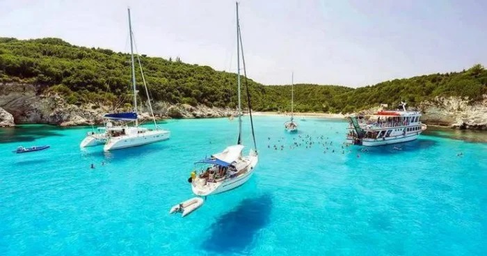 Live an amazing experience!